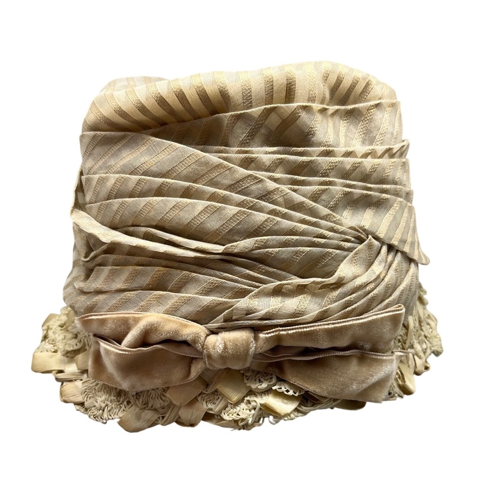 Vintage Cloche hat Cream Straw gathered‎ fabric velvet ribbon 21 inches